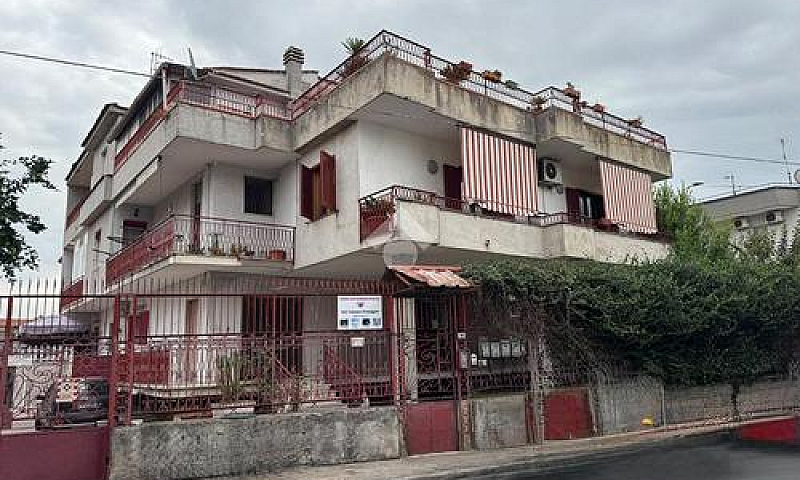 3 Locali A Cardito...