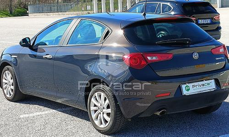 Alfa Romeo Giulietta...