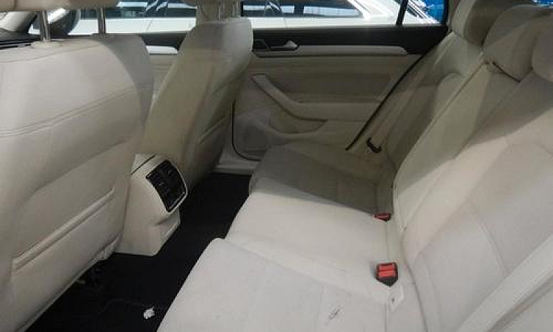 Volkswagen Passat Sw...