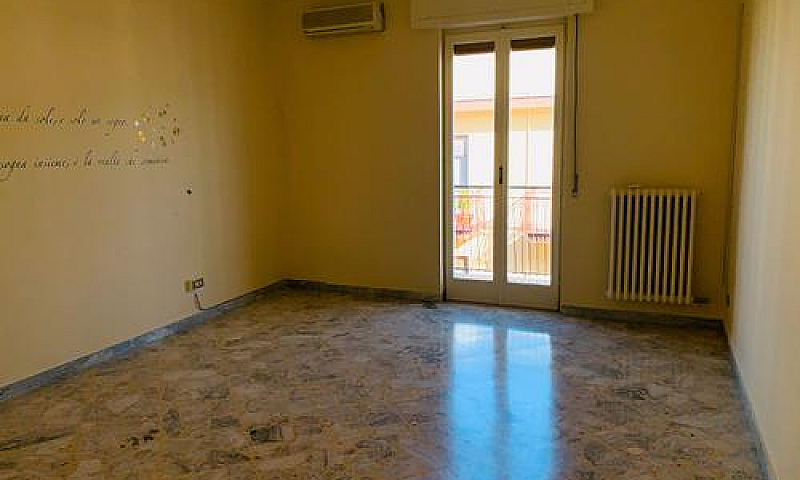 Via Sturzo 36 Mola...