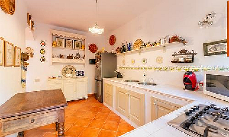 Porzione Di Casa A P...