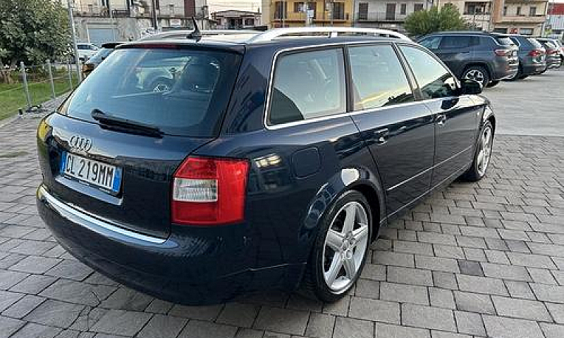 Audi A4 Avant 2.5 V6...