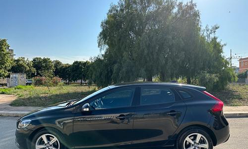 Volvo V40 D3 Kinetic...