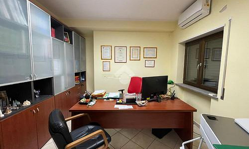 2 Locali A Rende...