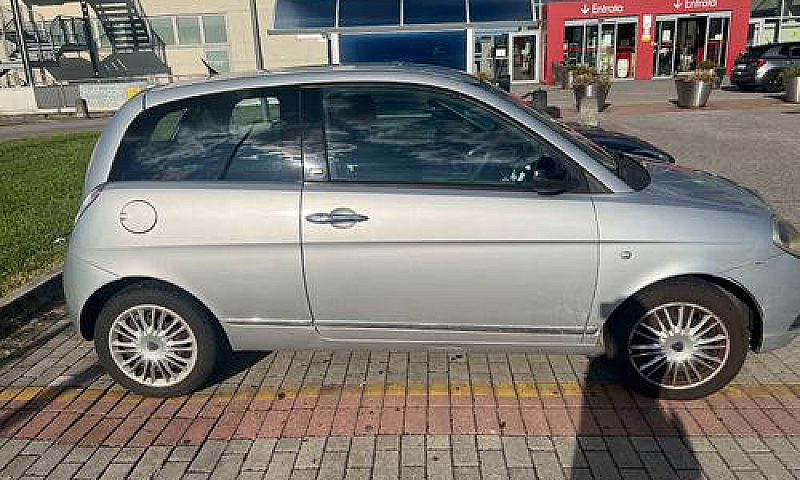 Lancia Ypsilon 2ª Se...