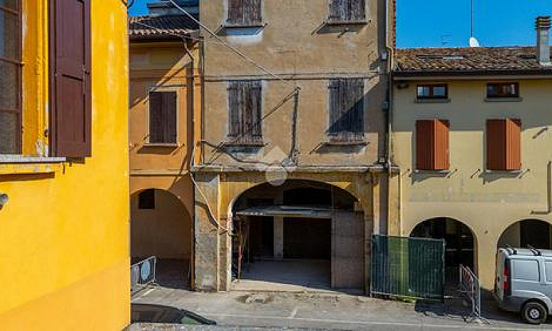 3 Locali A Castelnov...