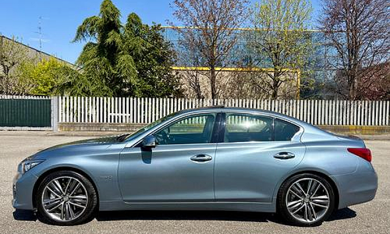 Infiniti Q50 S Hybri...