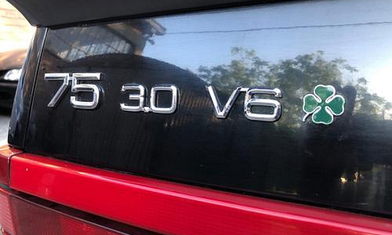 Alfa Romeo 75 3.0 V6...