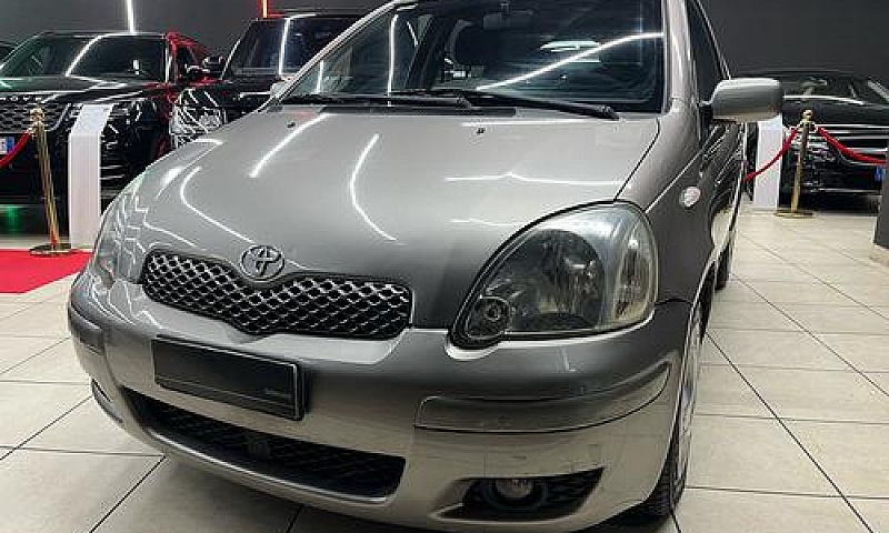 Toyota Yaris 1.0 5 P...