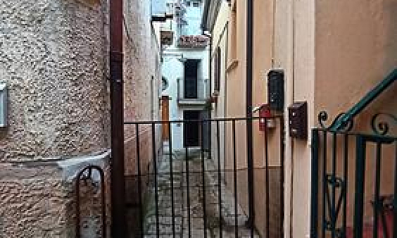 Monolocali In Vico R...