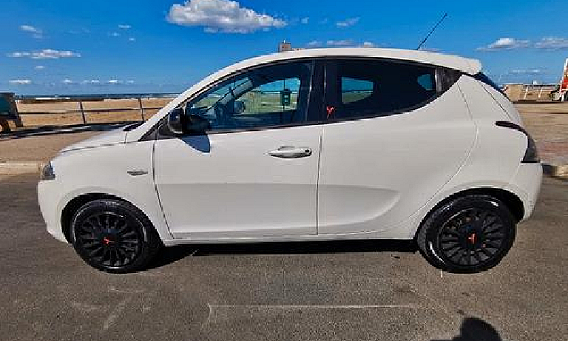 Lancia Ypsilon 1.3 M...