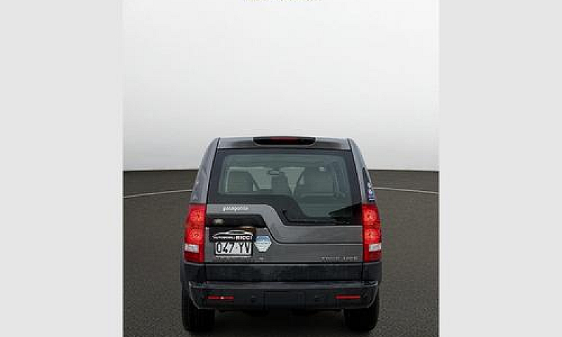 Land Rover Discovery...