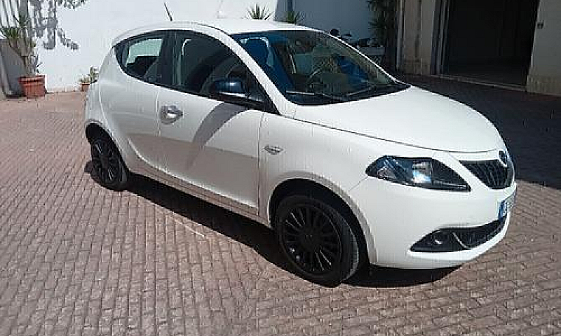Lancia Ypsilon 1.0 H...