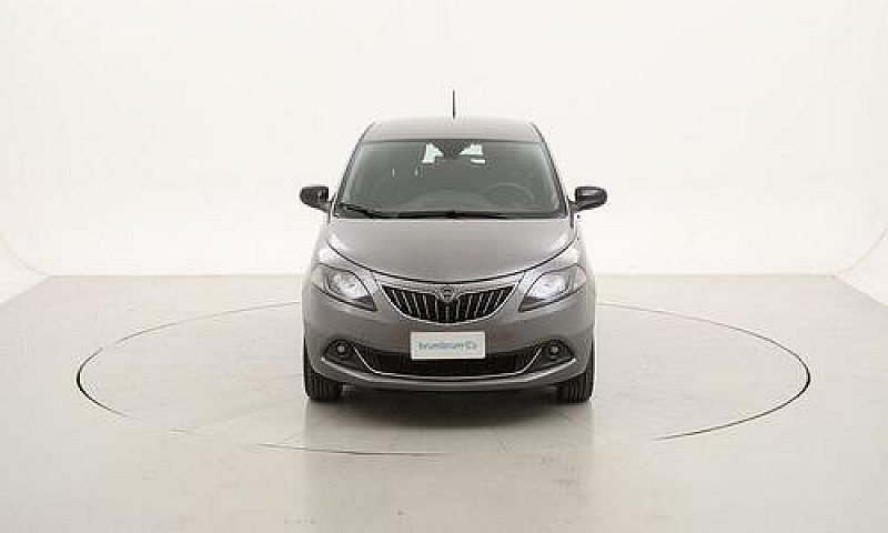 Lancia Ypsilon Hybri...