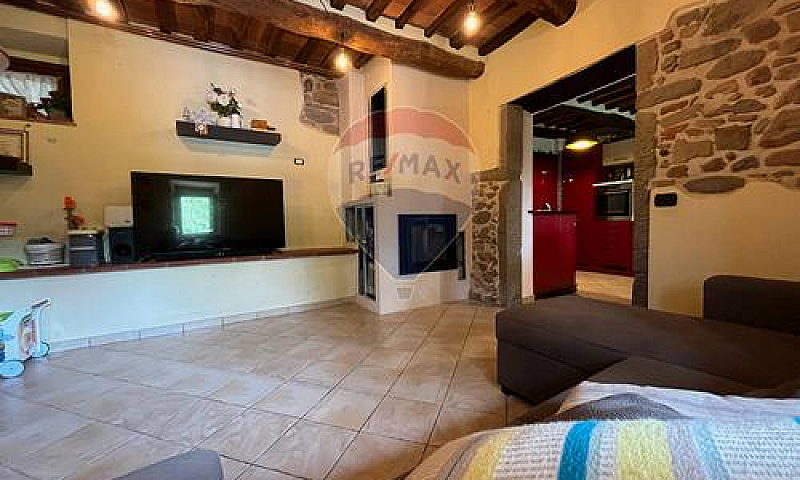 Porzione Di Casa - B...