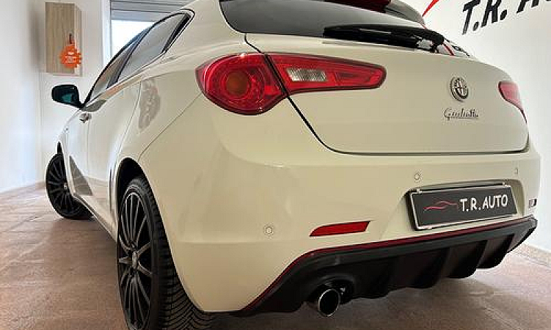 Alfa Romeo Giulietta...