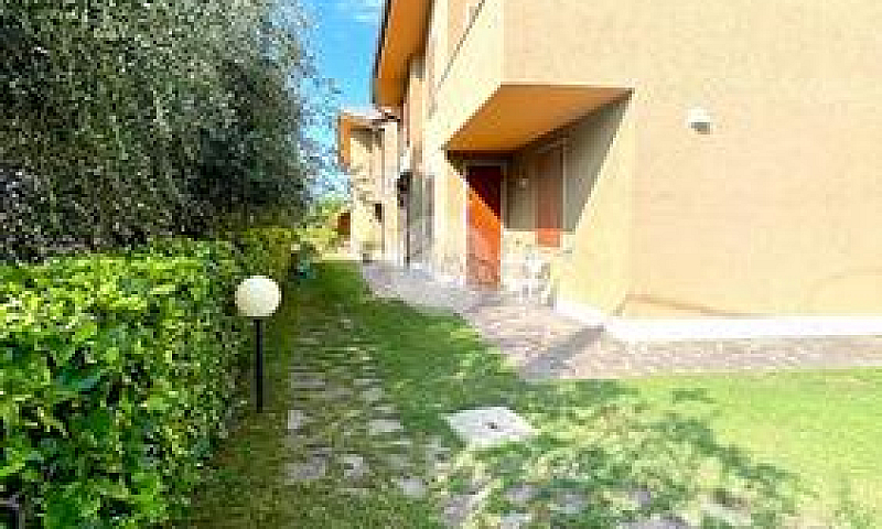 3 Locali A Bardolino...