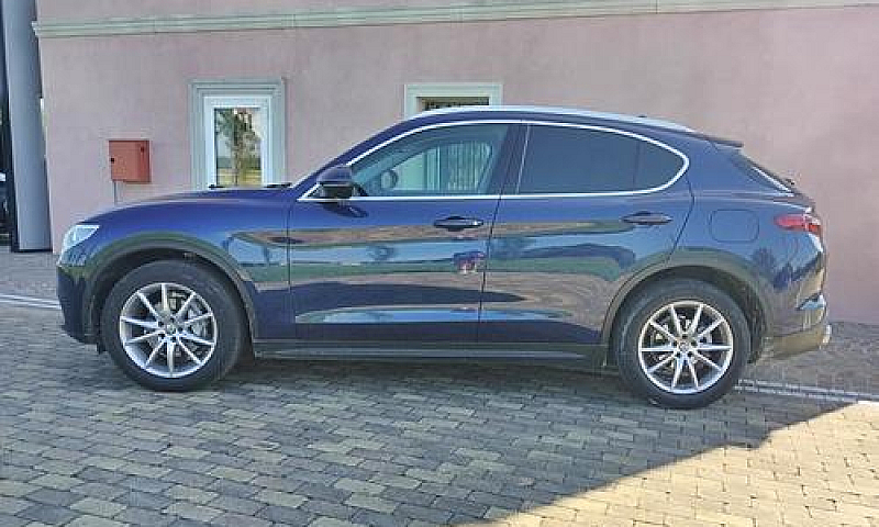 Alfa Romeo Stelvio 2...