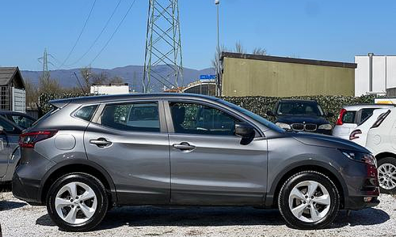 Nissan Qashqai 1.5 D...