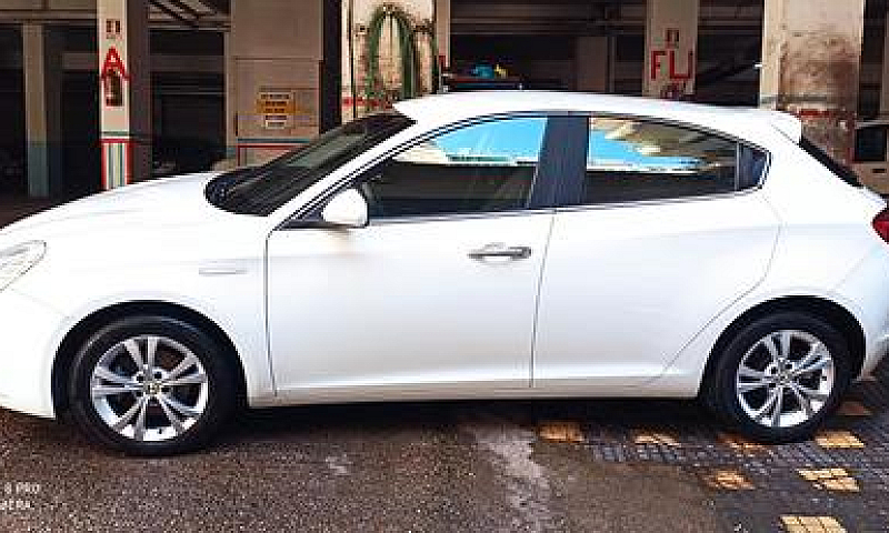 Alfa Romeo Giulietta...