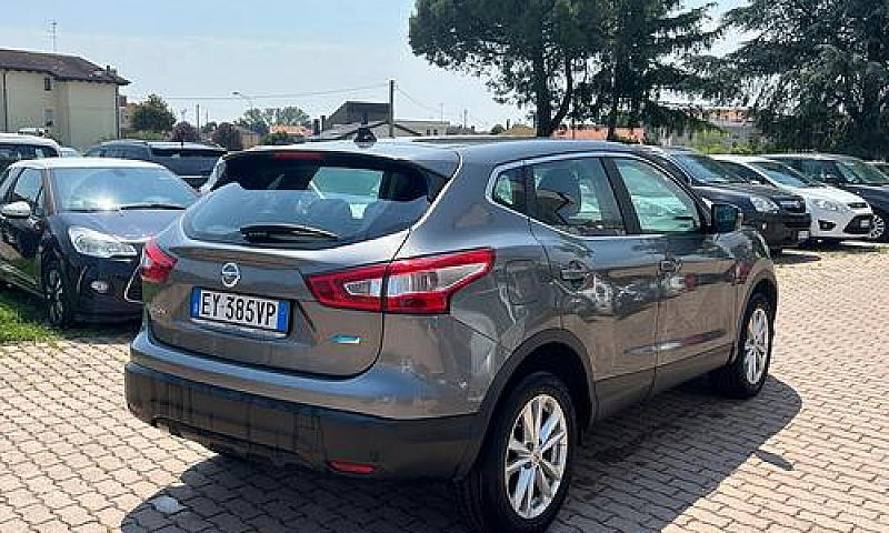 Nissan Qashqai 1.5 D...
