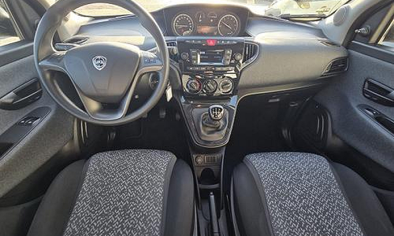 Lancia Ypsilon 1.0 5...