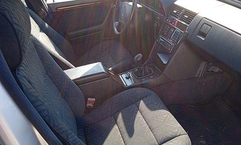 Mercedes-Benz C 200 ...