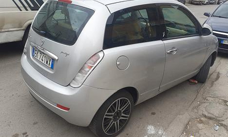 Lancia Ypsilon 2ª Se...