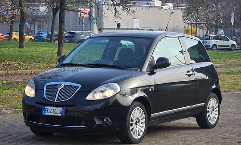 Lancia Ypsilon 1.2 B...