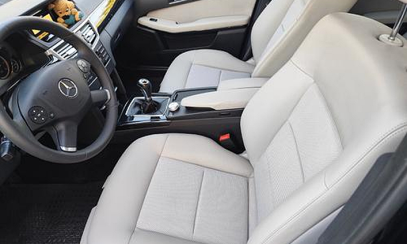 Mercedes Classe E200...