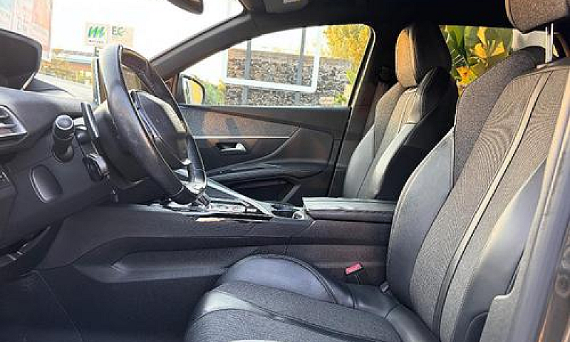 Peugeot 3008...