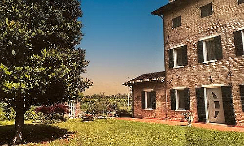 Villa In Stile Medit...