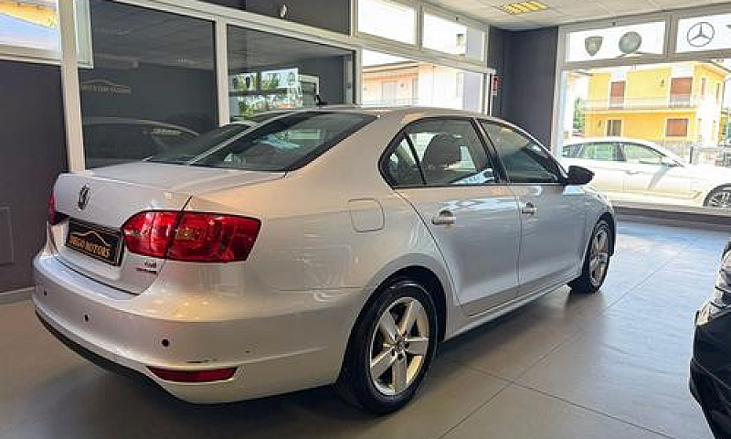 Volkswagen Jetta 1.6...