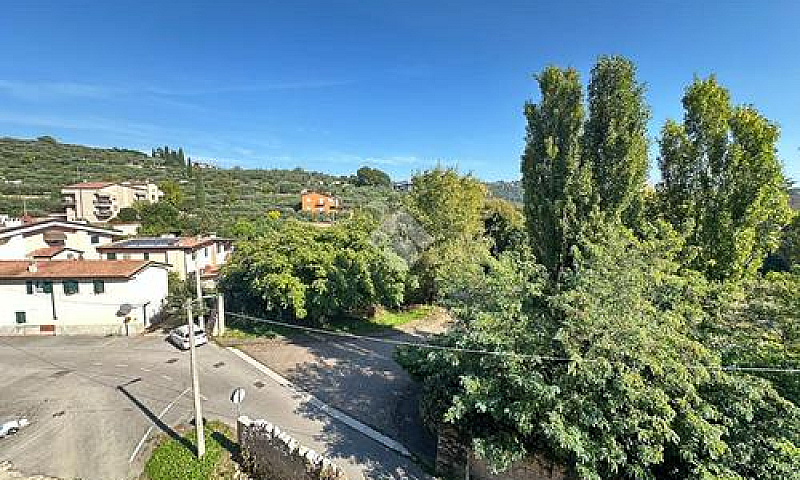 3 Locali A Verona...