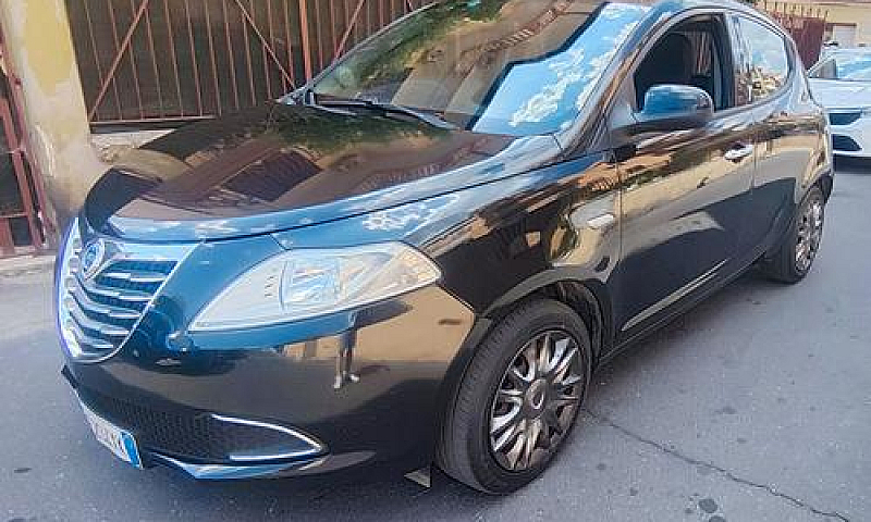 Lancia Ypsilon 1.2 6...