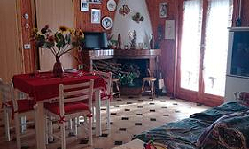 Taverna , Villaggio ...