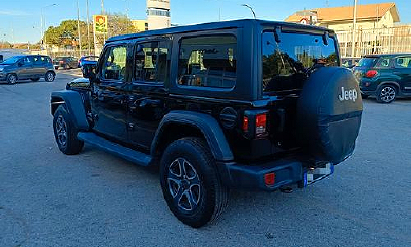 Jeep Wrangler Unlimi...