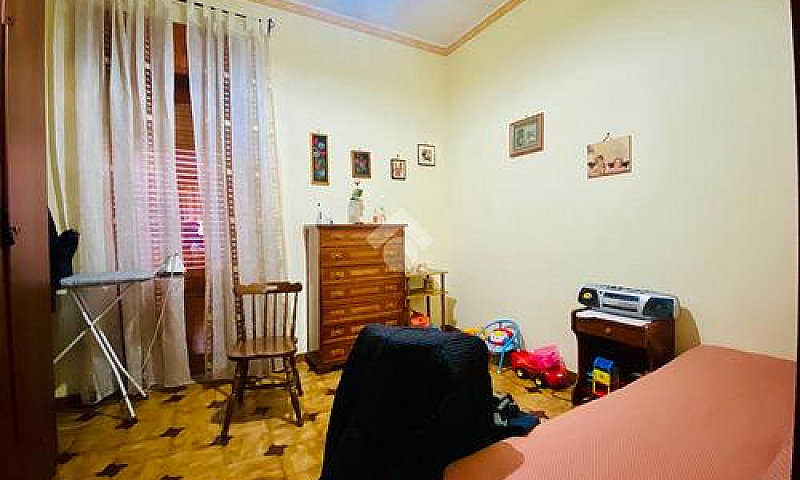 4 Locali A Aci Caten...