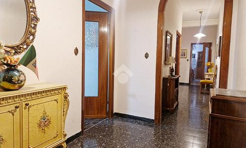4 Locali A La Spezia...
