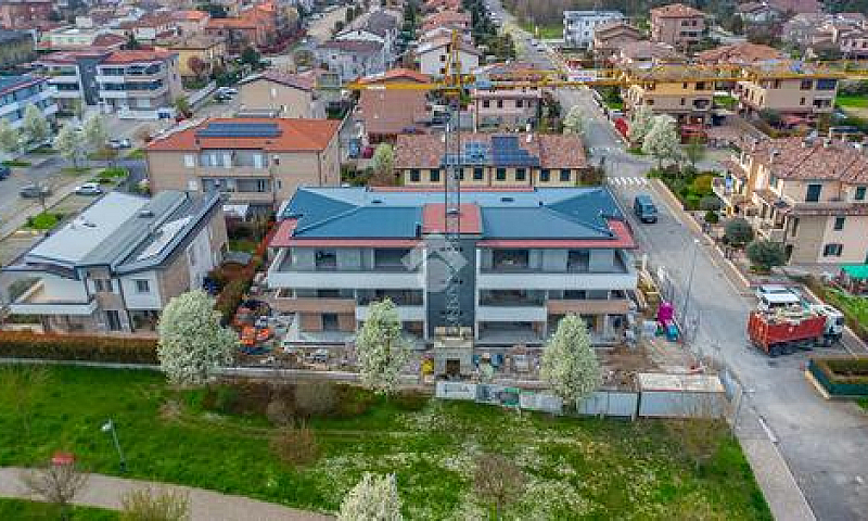 4 Locali A Carpi...