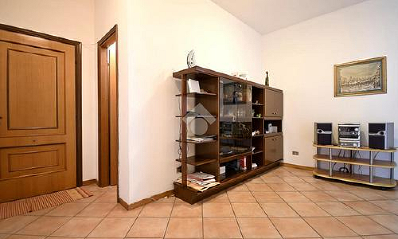 3 Locali A Oristano...