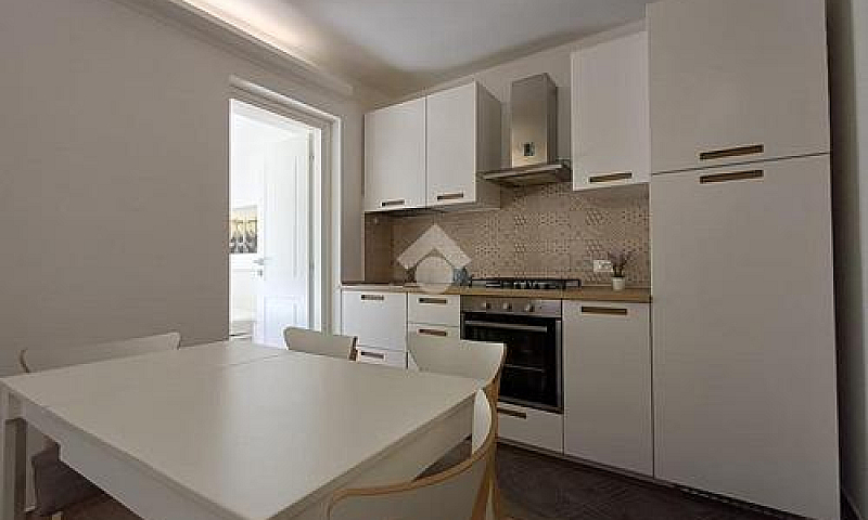 2 Locali A Castellam...