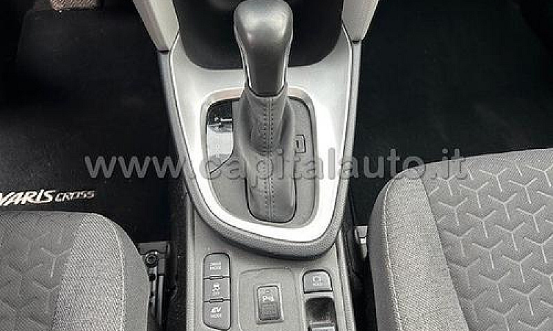 Toyota Yaris Cross 1...