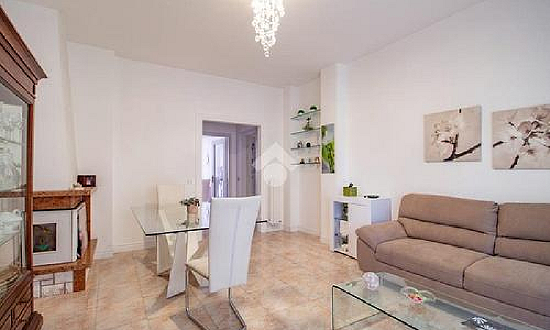 4 Locali A Rieti...