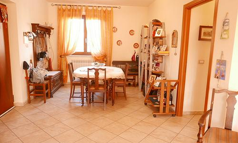 Porzione Di Casa A C...