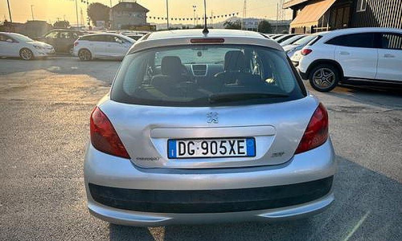 Peugeot 207 1.4 Hdi ...