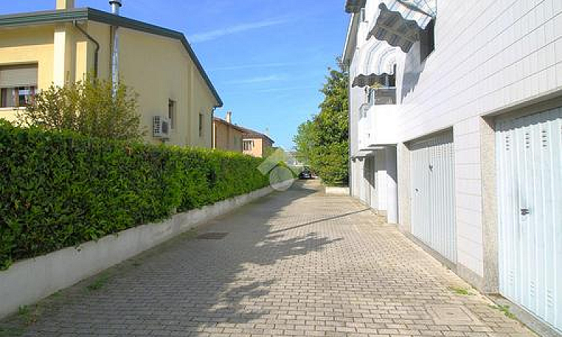 3 Locali A Venezia...