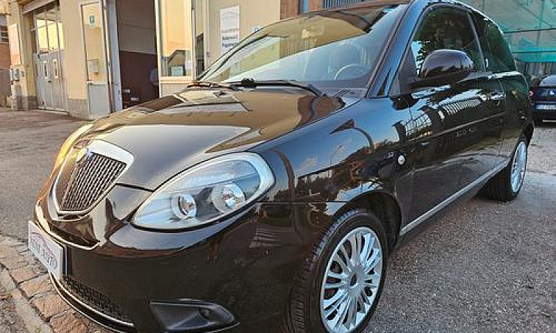 Lancia Ypsilon 1.2 6...