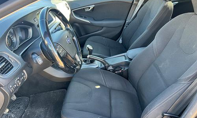 Volvo V40 D2 1.6 Mom...