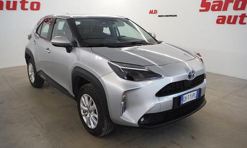 Toyota Yaris Cross 1...